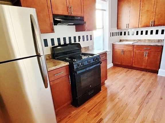 2nd image of 28-26 44th St #Dd4