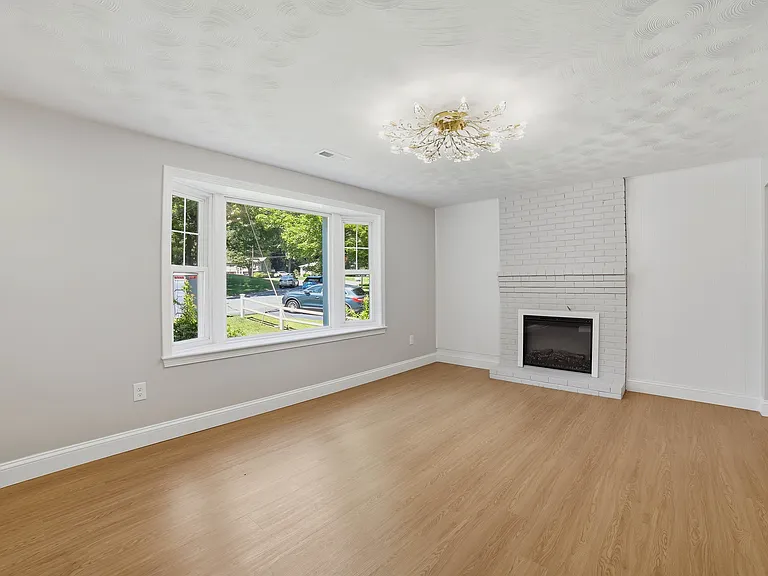 44 Topsfield Cir — Photo 16