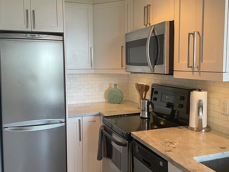 15 S Golfview Rd #402 — Photo 8