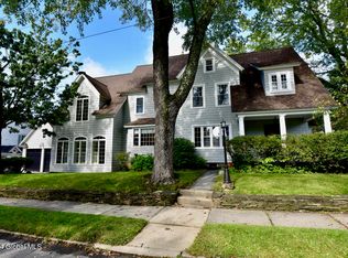 6 Oak Ln, Amsterdam, NY 12010