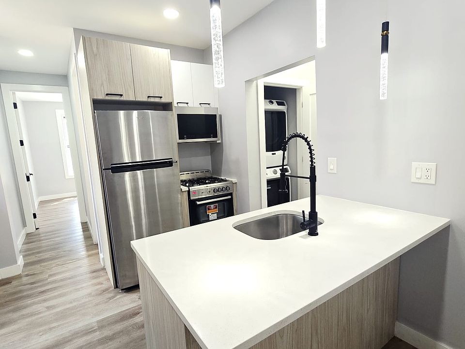 1st image of 71 Lincoln St #1A