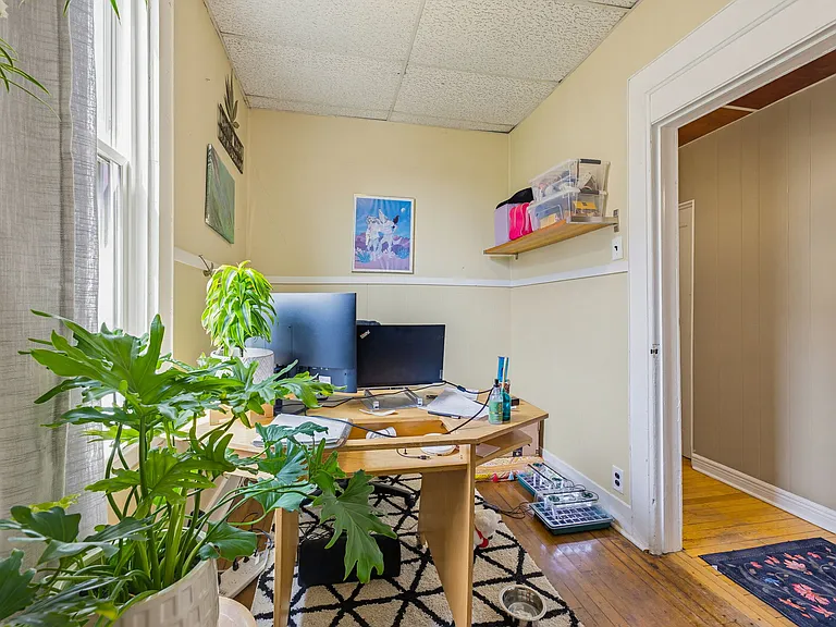 2350 S Lenox St #2350 — Photo 8