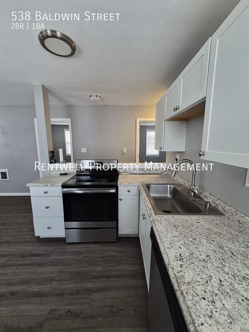 Updated 2-Bedroom Apartment in Bridgeville, PA — Photo 1