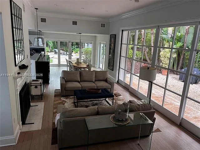 2301 S Miami Ave — Photo 61