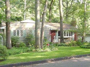 24 Bridle Path Rd, Smithtown, NY 11787