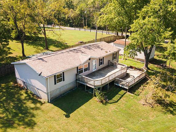 2nd image of 125 Beech Hollow Rd