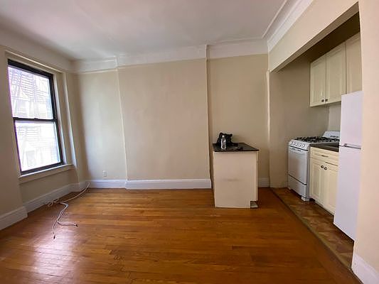 4th image of 437 E 74th St APT 3C