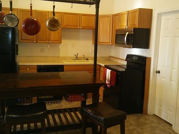 5th image of 614 Cherokee St APT A