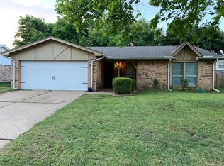 4609 Cripple Creek Rd, Haltom City, TX 76137