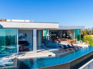 1423 Tanager Way, Los Angeles, CA 90069