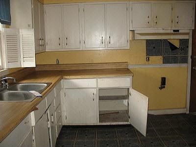3rd image of 1164 S Colorado St