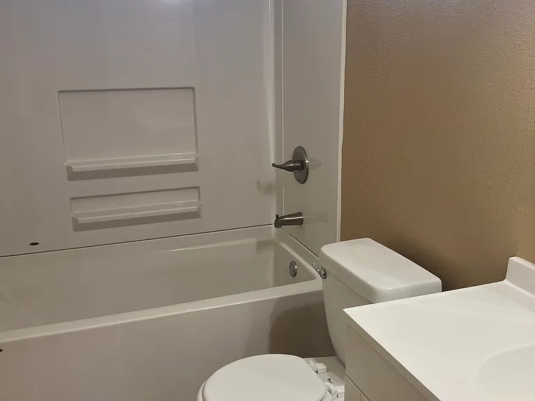 2041 Riverside Ave #4 — Photo 4