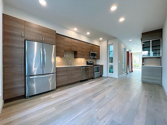 Kitchen with off street parking right outside (~12ft x 17ft)