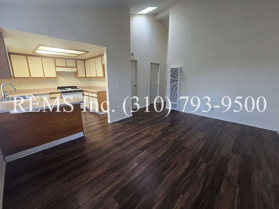 1st image of 1523 Torrance Blvd APT D