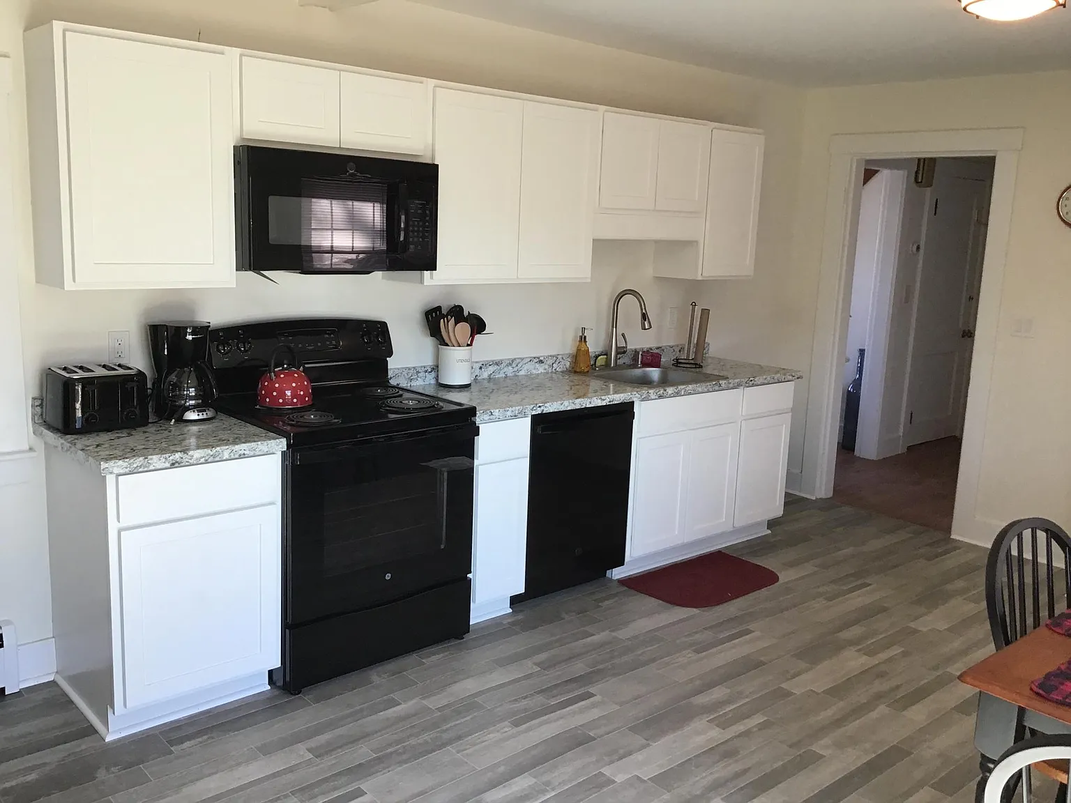 2 bed, 950 sqft, $2,499 — Photo 4
