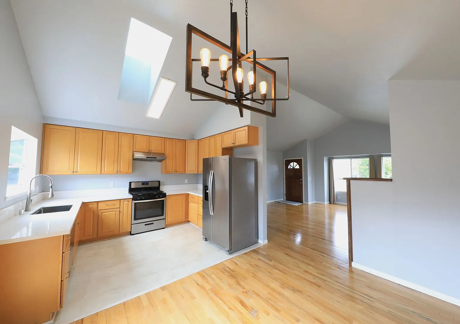 Spacious 3/2 in quiet neighborhood — Photo 4