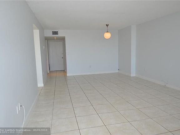 5th image of 2016 Bay Dr APT 701