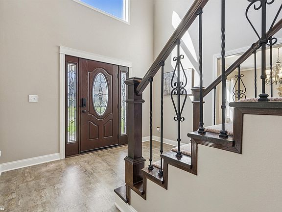 3rd image of 2606 Cliffwood Dr