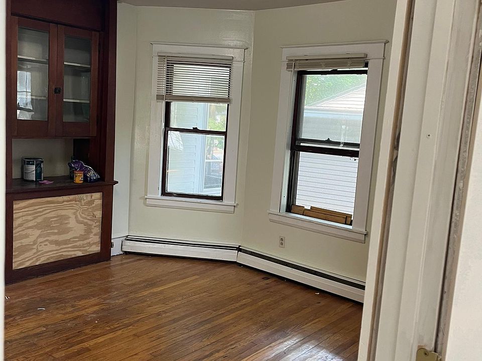 2nd image of 5 Mulberry St #1