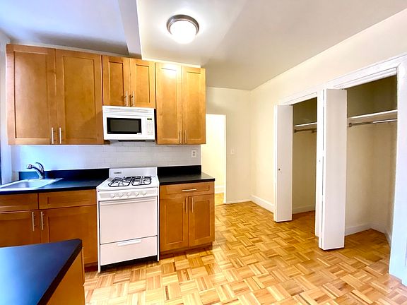 2nd image of 502 E 79th St APT 3