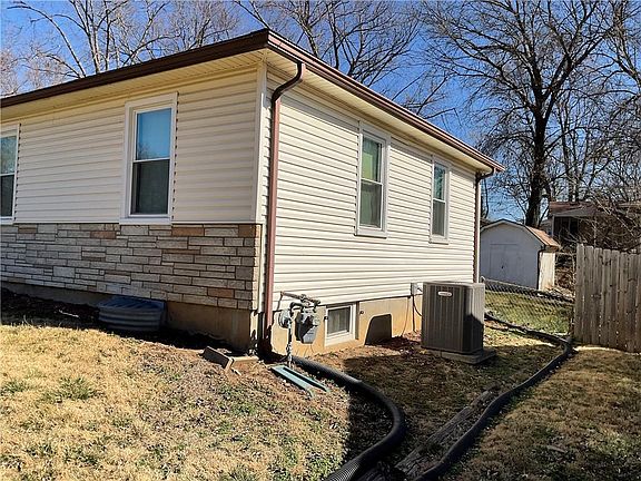 4th image of 9717 Donnelly Ave