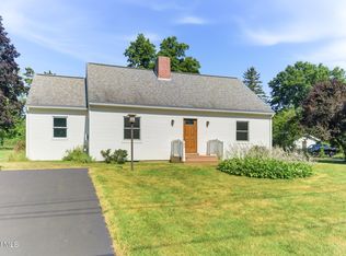 52 Willow St, Guilderland, NY 12084