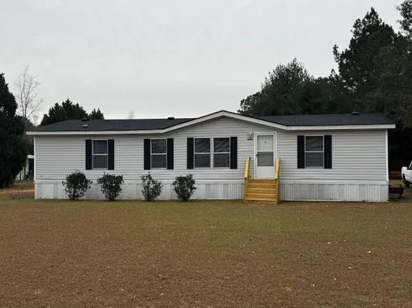 6430 Legendary Ln, Wedgefield, SC 29168