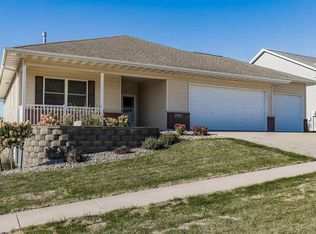 1910 Rogers Creek Rd, Ely, IA 52227