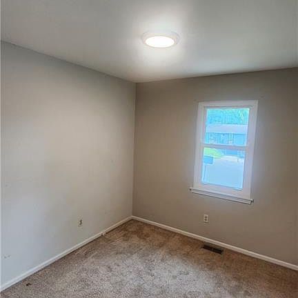 4th image of 4308 N Bellaire Ave