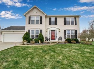 6328 Green Valley Ln, Lockport, NY 14094