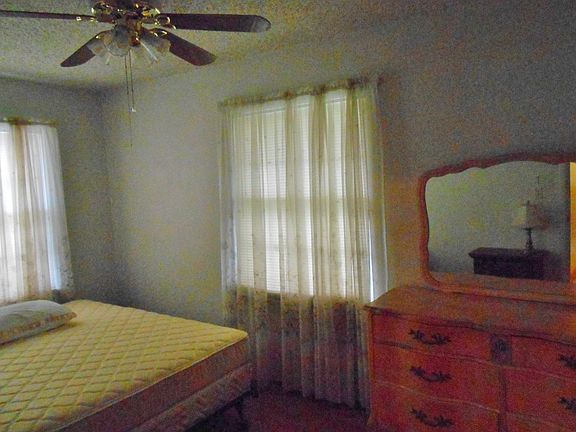 5th image of 2105 E Monroe Ave