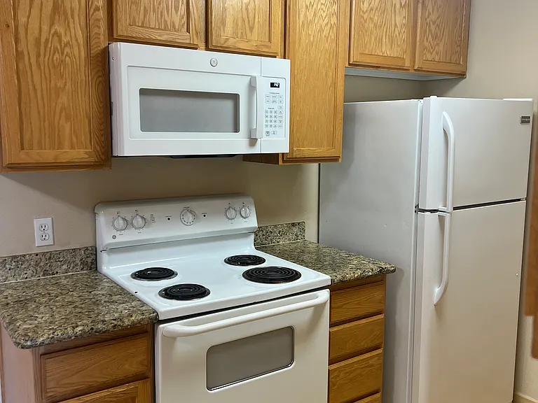 622 Arcadia Dr — Photo 6