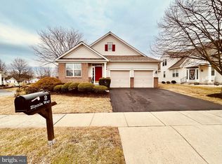 2 Zinnia Way, Langhorne, PA 19047