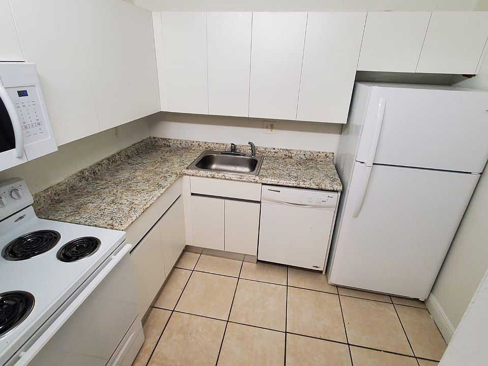 1st image of 5241 Geneva Way APT 108