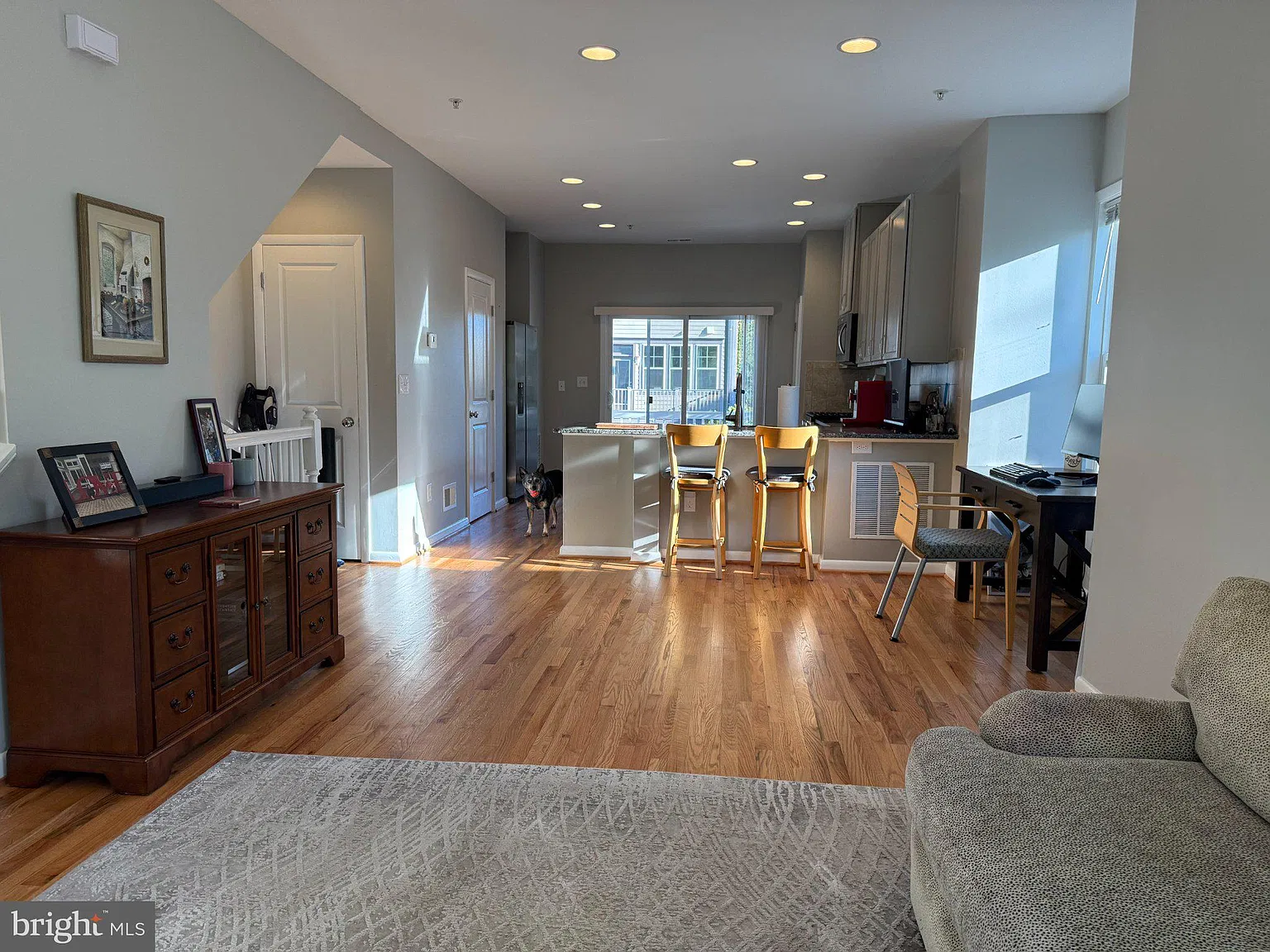 3 bed, 4.5 bath, 1552 sqft, $3,850 — Photo 3