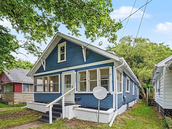 3rd image of 112 Sharon Ave