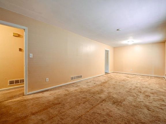 3rd image of 1279 Drayton Woods Dr