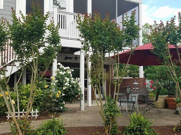 3rd image of 1421 Westhaven Blvd