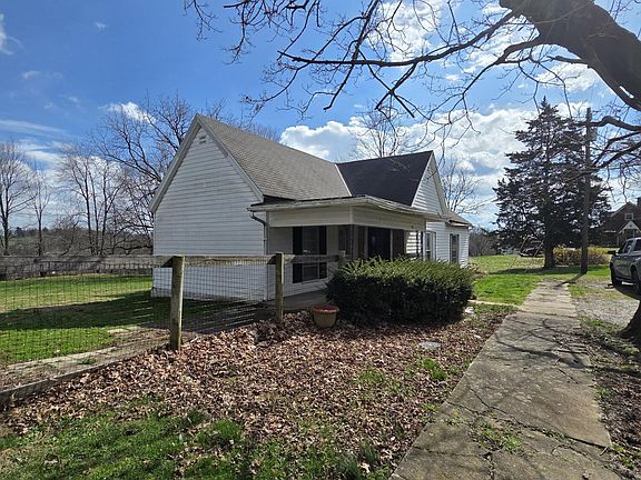 5th image of 235 Garrett Ave