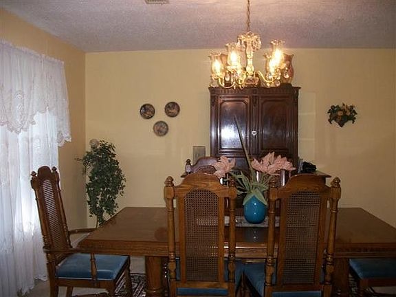 4th image of 249 Cadillac Dr