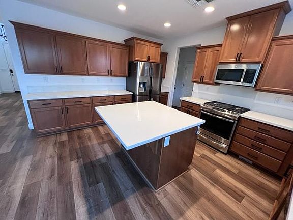 4th image of 612 Snapdragon St