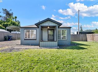 2745 C St, Springfield, OR 97477