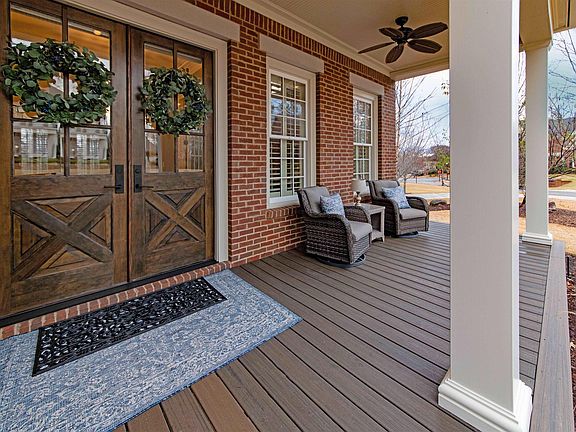 4th image of 709 Heritage Park Ln