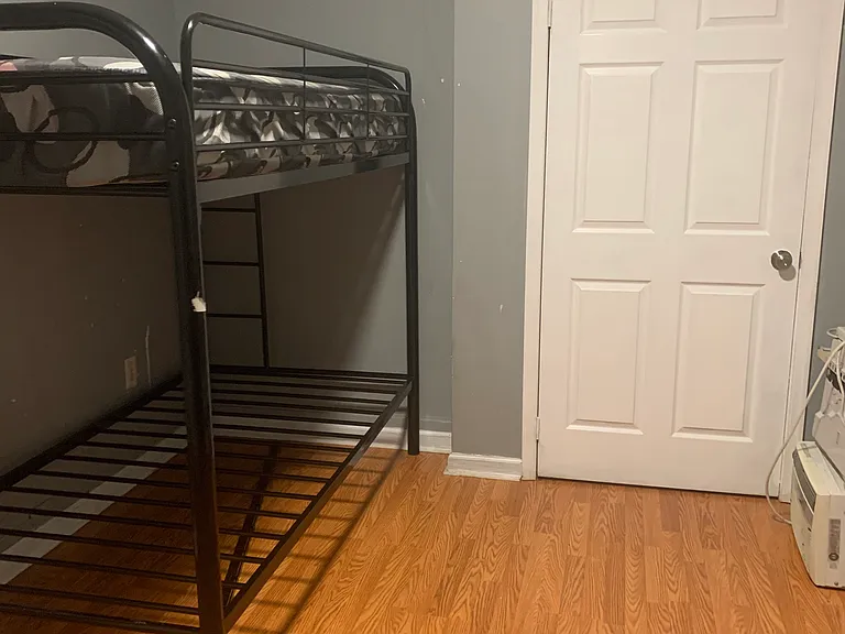 1335 Snyder Ave #3 — Photo 4