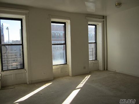 2nd image of 400 Hancock St