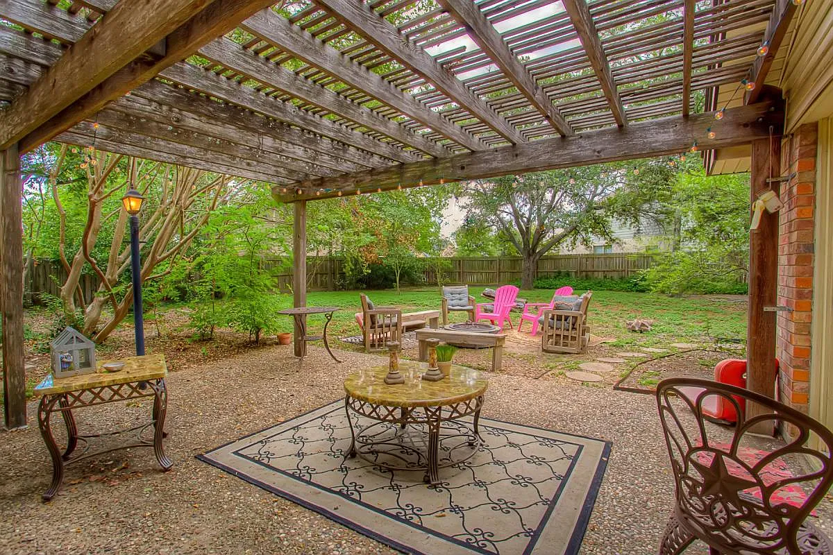 5 bed, 3.5 bath, 2600 sqft, $3,800 — Photo 4