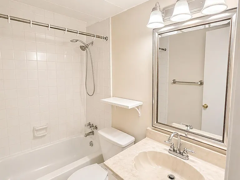 6410 Del Monte Dr #89 — Photo 18