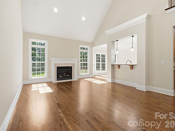 3rd image of 1170 Iyeye St #104