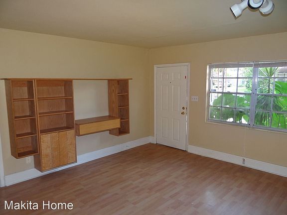 4th image of 2221 E Annie St