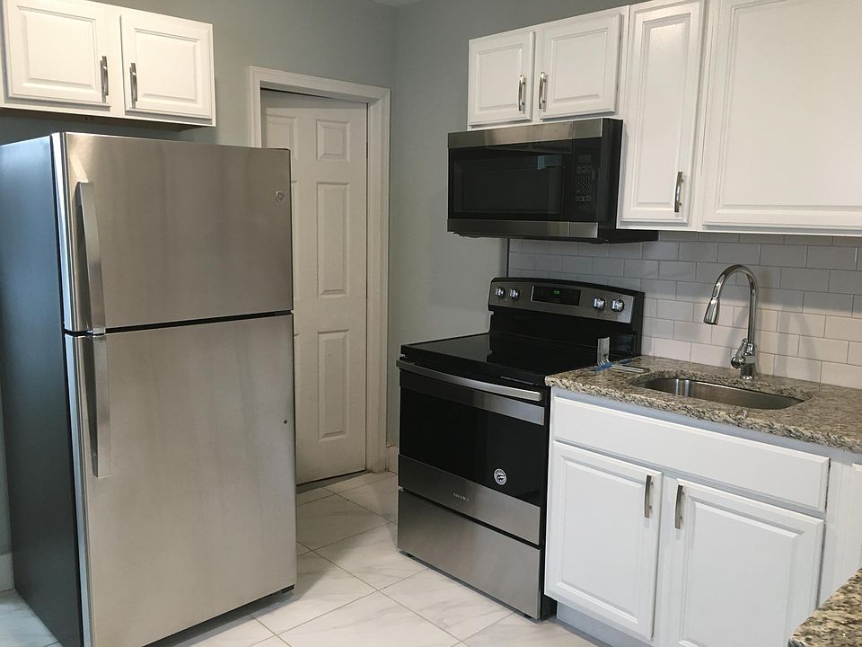 1st image of 1619 W 3rd St